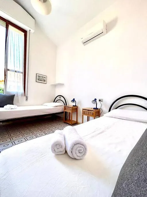 Tatil Evi Green Home Front Poetto Beach, Cagliari, By Home&Experience